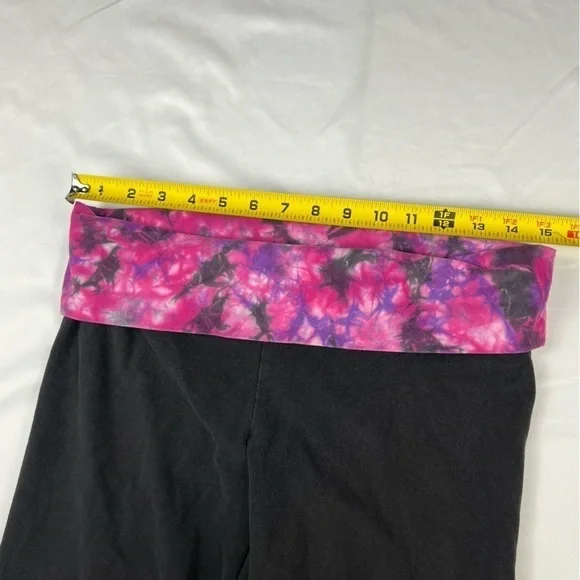 Victoria’s Secret - Yoga Pants Capris - Black and Purple - Size Unknown (Med?) - Picture 9 of 11